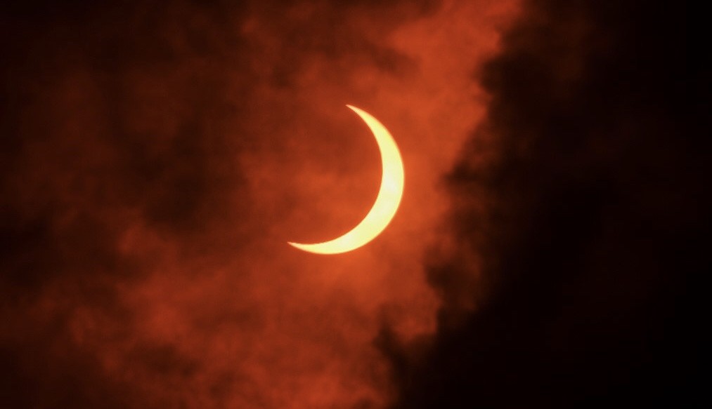 Suasana Gerhana Matahari Cincin Api di Berbagai Negara