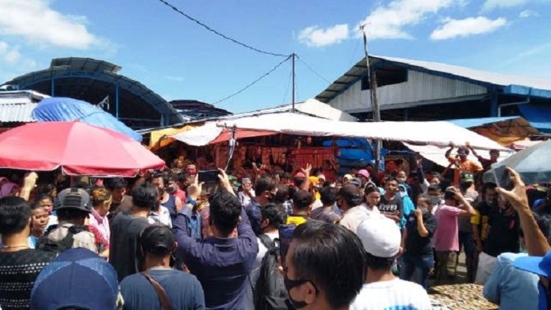 Rapid Test di Pasar Pinasungkulan Manado Ricuh, Puluhan Pedagang Tolak Diperiksa