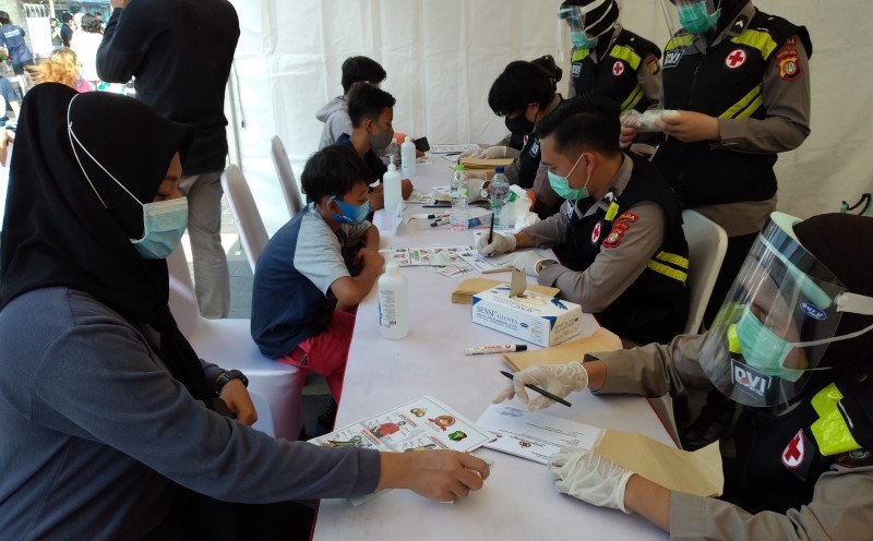 2 Orang Reaktif Covid-19 usai Rapid Test di CFD Istora Senayan