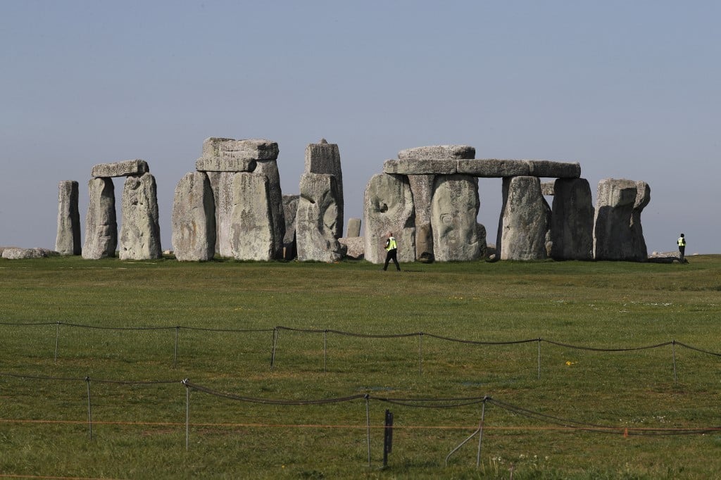Arkeolog Temukan Terowongan Lingkaran Besar Sedalam 5 Meter Dekat Stonehenge