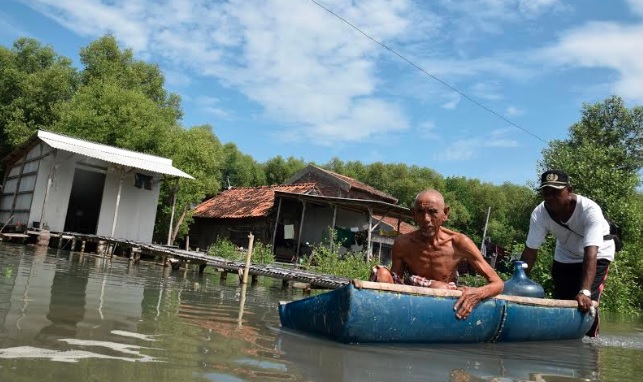 Gerhana Matahari Cincin, Demak Terendam Banjir Rob 1 Meter