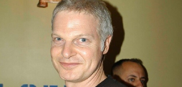 Steve Bing, Produser dan Penulis Ternama Ditemukan Meninggal karena Bunuh Diri