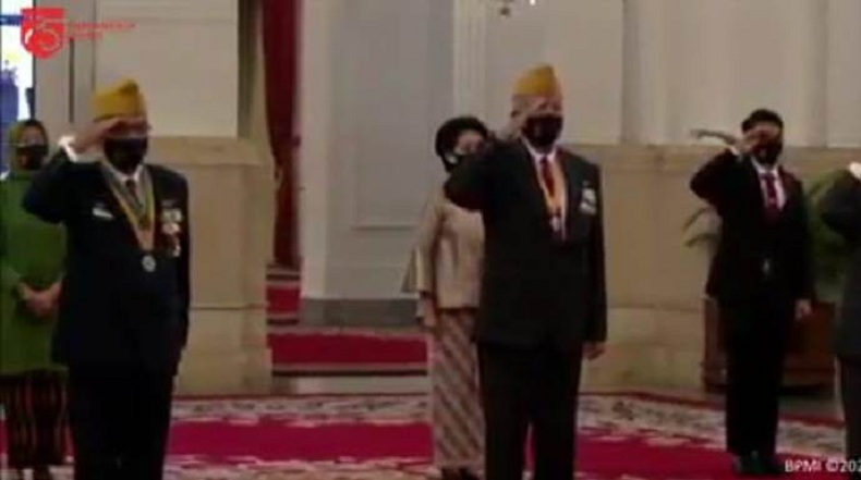 Jokowi Lantik Keanggotaan Dewan Pimpinan Pusat dan Dewan Pertimbangan Pusat LVRI