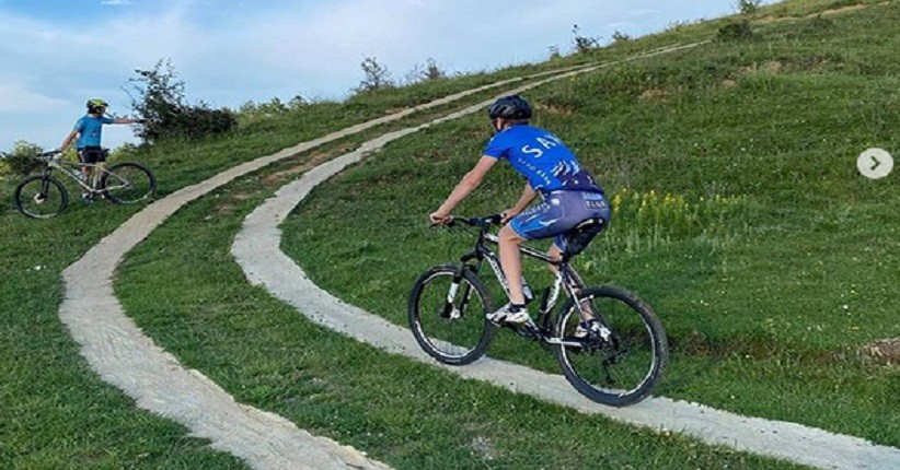 Wisata sambil Bersepeda, Ini Tips Menjelajahi Jalur Pegunungan bagi Pemula