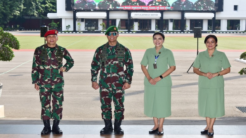 Naik Pangkat, Danpusdiklatpassus Kopassus Thevi Zebua Pecah Bintang