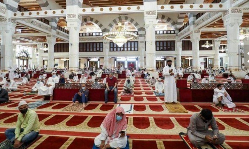 Masjid-Masjid di Makkah Gelar Salat Jumat Perdana Setelah Tutup 4 Bulan
