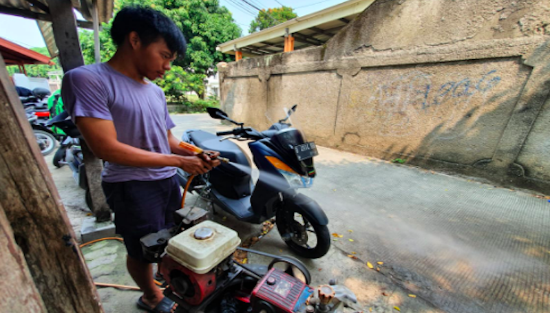Cuci Motor, Usaha Menguntungkan di Tengah Pandemi Covid-19