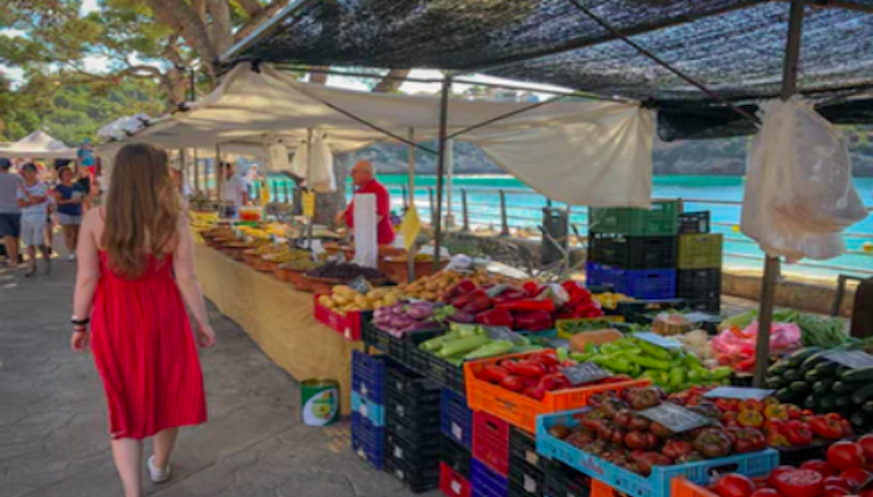 Tips Aman Belanja di Pasar Selama Pandemi Covid-19