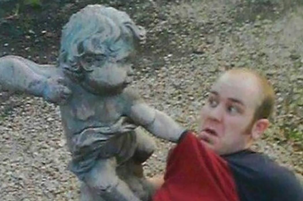 Marak di Media Sosial, Patung Balas Dendam ke Manusia