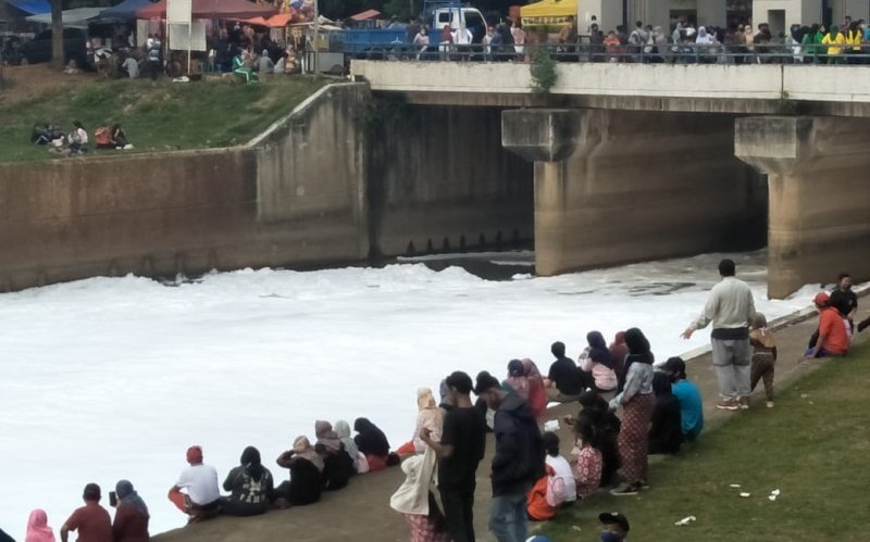BKT Penuh Busa Hebohkan Warga saat CFD