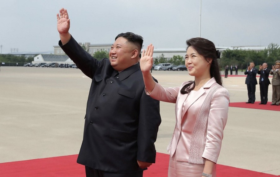 Foto Istri Kim Jong Un Direkayasa, Korut Murka