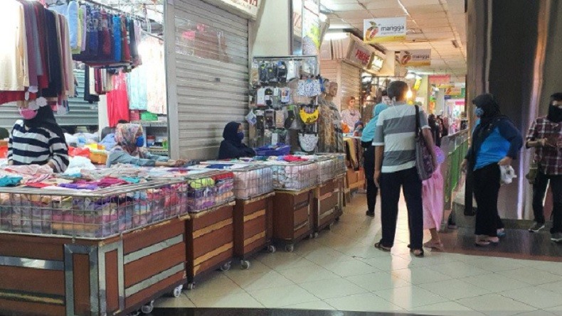 2 Orang Ditemukan Positif Covid-19, Pasar Tanah Abang Tetap Beroperasi