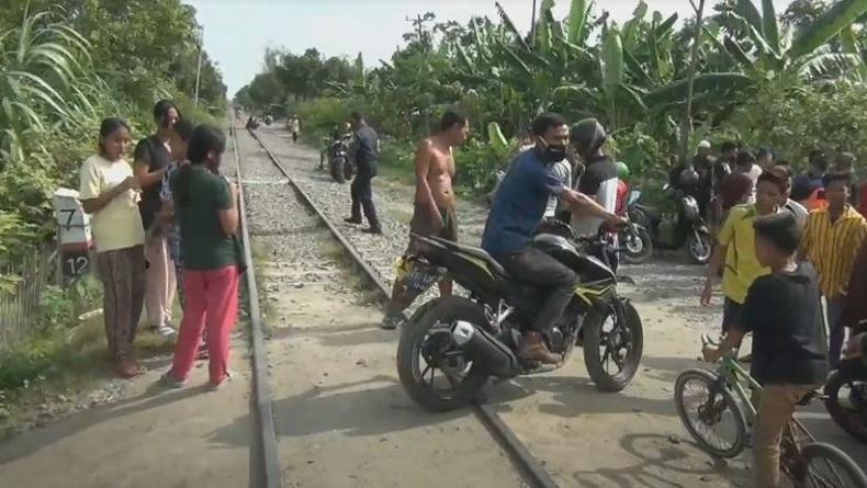 Motor Ditabrak Kereta di Medan, 1 Orang Tewas dan 1 Kritis