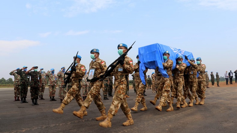 Tiba di Bandara Soetta, Jenazah Serma Rama Wahyudi Dibawa ke Halim Perdanakusma