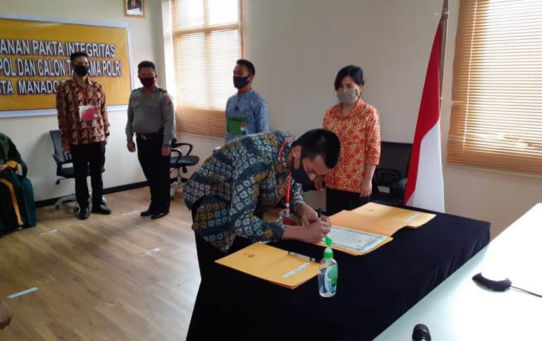 Kapolda Sulut Pimpin Penandatanganan Fakta Integritas Calon Taruna Akpol dan Tamtama