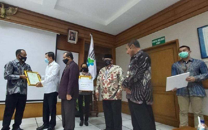 Menkes Terawan Buru-Buru Masuk Mobil saat Ditanya Soal Reshuffle