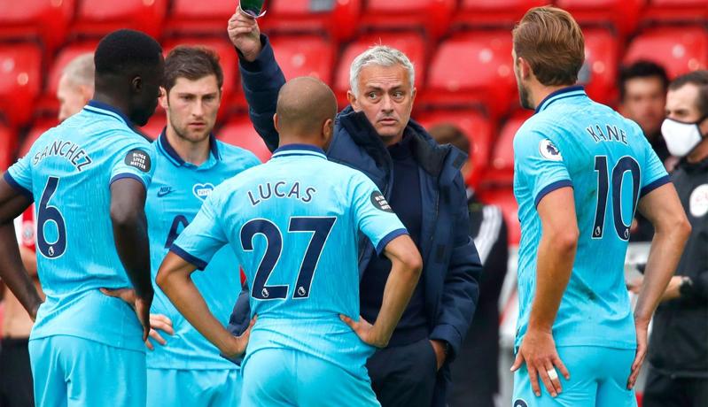 Tottenham Kalah Kontroversial, Mourinho Sindir Keputusan Wasit
