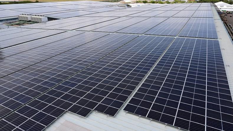 Menteri ESDM Sebut PLTS Akan Dominasi Energi Baru Terbarukan