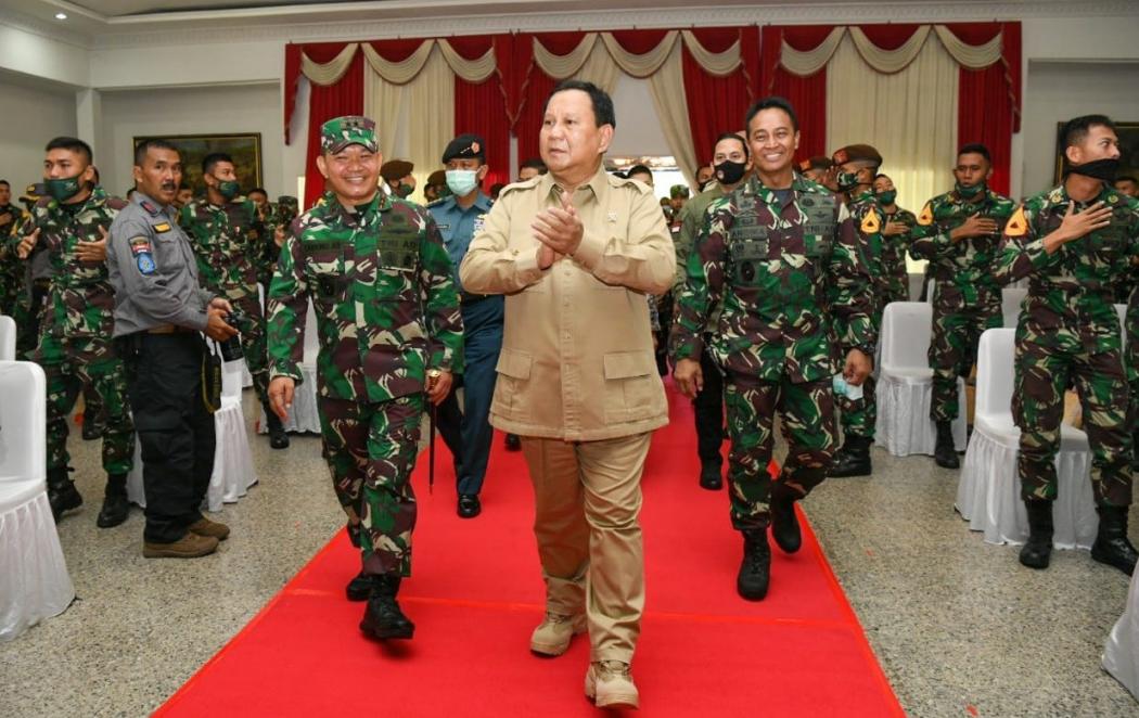 KSAD Jenderal TNI Andika Perkasa Dampingi Menhan Prabowo Subianto Kunker ke Akmil