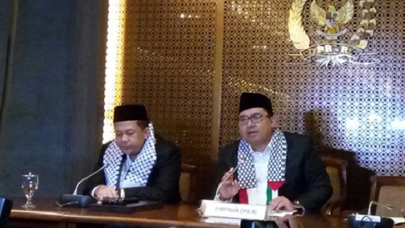 Jokowi Akan Sematkan Bintang Tanda Jasa kepada Fadli Zon dan Fahri Hamzah