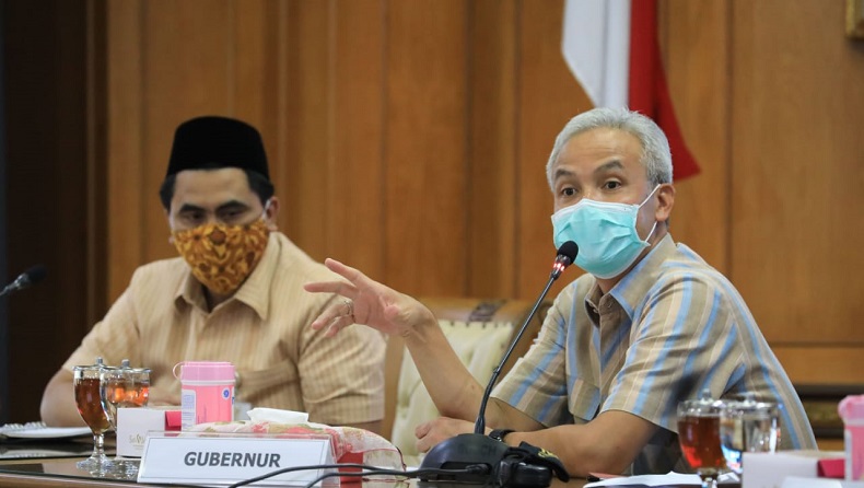 Ganjar Akhirnya Punya Jalan Keluar Tutupi Rambut Putihnya