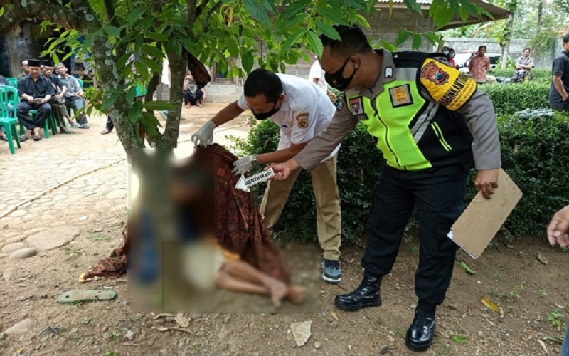 Geger Pesepeda Temukan Nenek Tewas di Bawah Pohon Bunga Kenanga