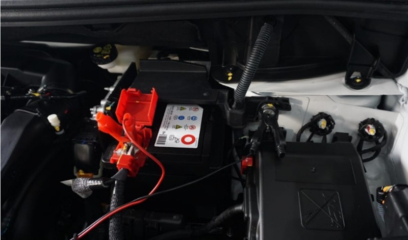 Mengenal Kelistrikan Mobil Eropa, Jangan Paksa Hidupkan Mesin saat Aki Habis