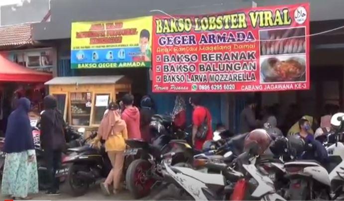 Viral Bakso Lobster di Bekasi, Pembeli Rela Antre Panjang