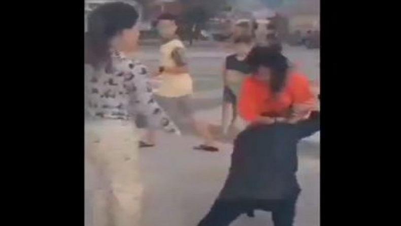 Viral 2 Remaja Perempuan Duel di Lapangan Sultan Abdul Jalil Tanjungbalai