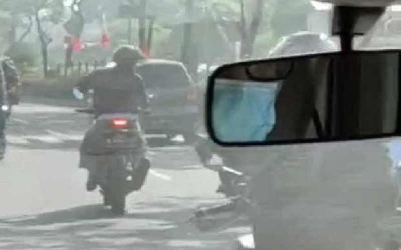 Viral Video Pemotor Marah-Marah dan Cegat Ambulans di Sawangan Depok