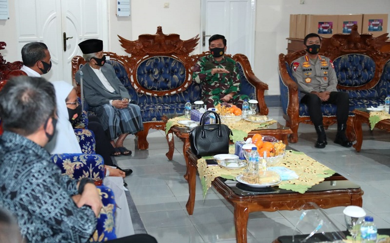 Kunjungi Sulsel, Panglima TNI: Pondok Pesantren Harus Tetap Berjalan saat Pandemi Covid-19