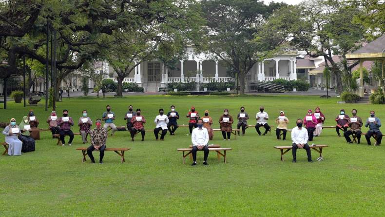 Istana Akan Kurangi Jumlah Orang yang Bertemu Jokowi
