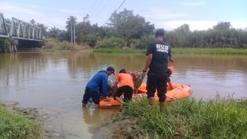 Cari Lokan di Habitat Buaya, Warga Agam Hilang Tenggelam