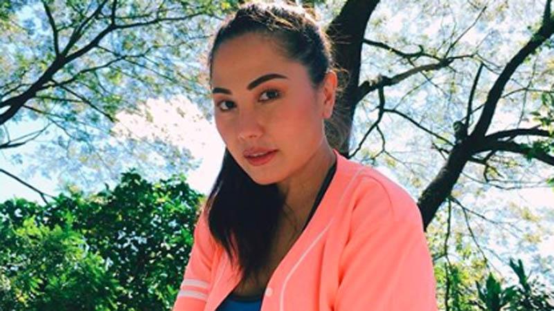 Selain Olahraga Teratur, Emma Warokka Minum Ini untuk Bentuk Tubuh Ideal  