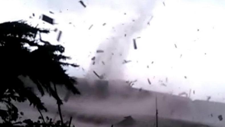 Angin Puting Beliung Rusak 5 Rumah di Megamendung Bogor