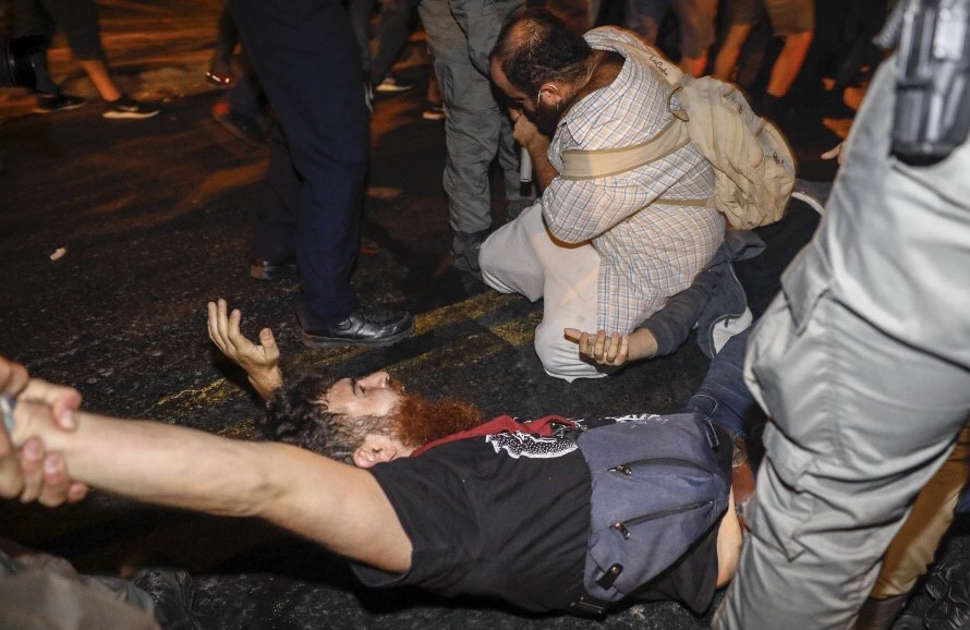 Demonstrasi Anti-Pemerintahan Netanyahu Rusuh, Ribuan Warga Israel Bentrok dengan Polisi