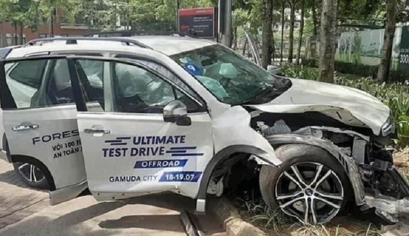 Mobil Test Drive Subaru Ringsek saat Dikemudikan Konsumen