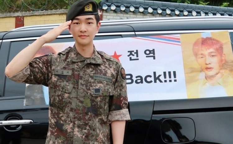 Onew SHINee Selesaikan Wajib Militer Hari Ini: Kalian Menunggu Saya dengan Cinta