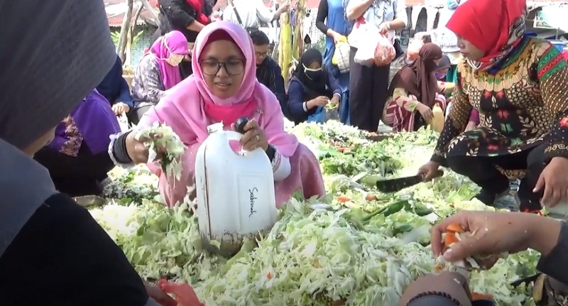Polda Sumut Latih Bilal Jenazah dan Penggali Kubur Membuat Pupuk Cair 