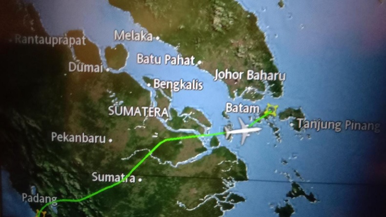Cuaca Buruk, Pesawat Garuda Jakarta-Padang Mendarat di Batam