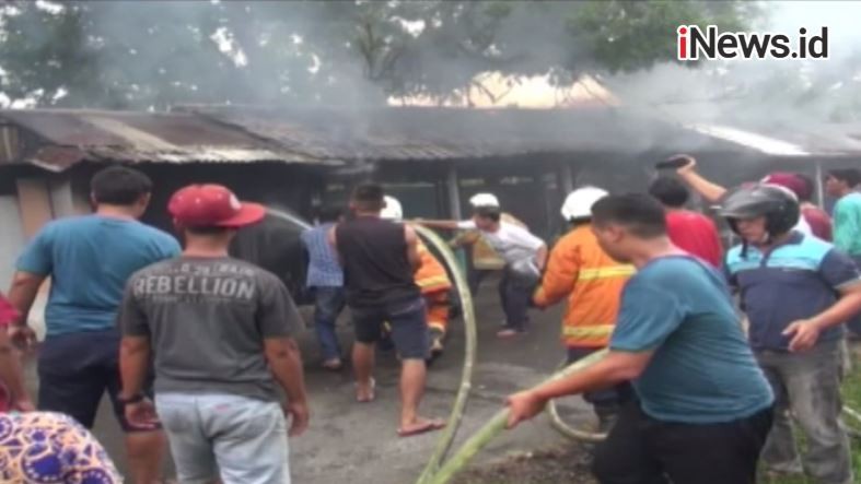 Hanya 15 menit, Puluhan Ruko di Sintang Rata Tanah Dilalap Api