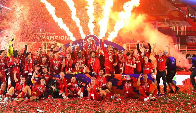 Liverpool Bantai Chelsea, Drama 8 Gol Warnai Pesta Angkat Piala