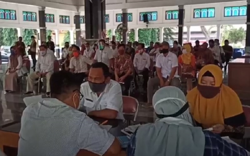 Bupati Positif Covid-19, Ratusan Kades dan Camat di Pemalang Rapid Test