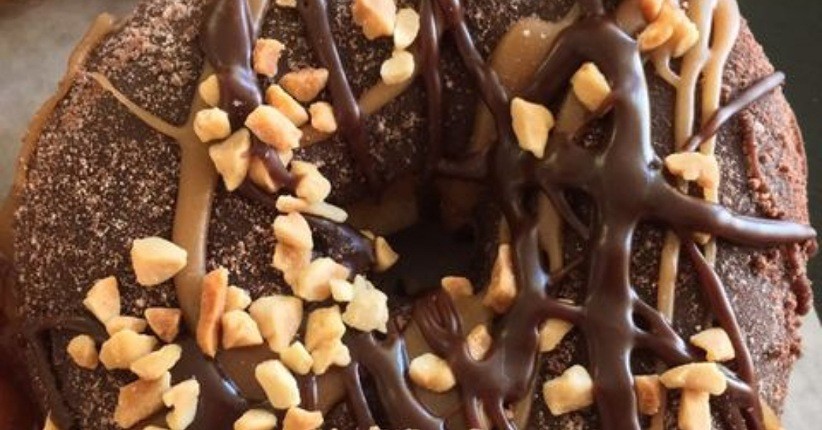 4 Rasa Donat Paling Tak Lazim, Unik ada yang Ditaburi Jangkrik