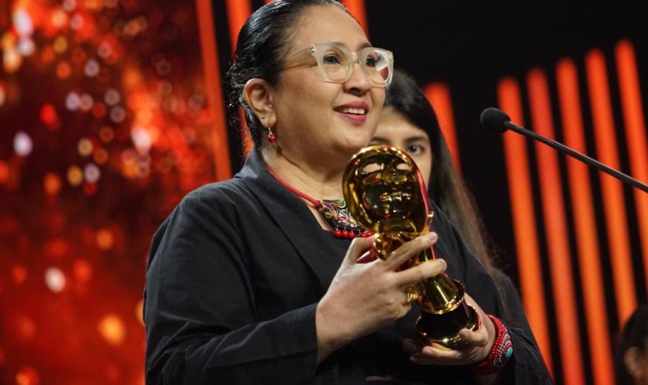 IMA Awards 2020 Beri Penghargaan Spesial untuk Mendiang Ade Irawan dan Ria Irawan 