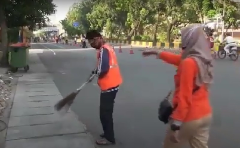 5 Pesepeda dan Pejalan Kaki Tak Bermasker di Jalan Hayam Wuruk Diberi Sanksi
