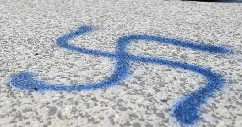 Masjid Dirusak dengan Grafiti Swastika, Polisi Gelar Penyelidikan