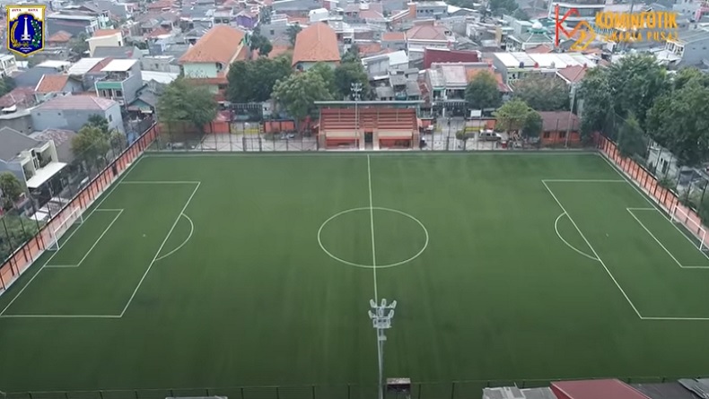 Anies Pamer Wajah Baru Lapangan Sepak Bola Pors Serdang