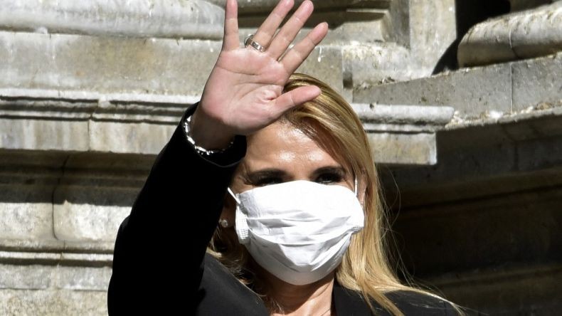 Sembuh dari Covid-19, Presiden Bolivia Jeanine Anez Kembali Bekerja