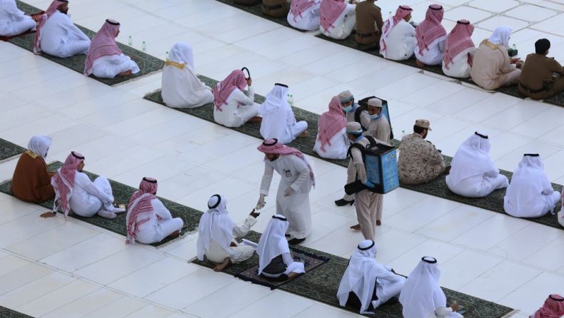 Jemaah Haji Dimanjakan Air Zamzam Kemasan dan Klinik Keliling Lengkap dengan Dokter Spesialis